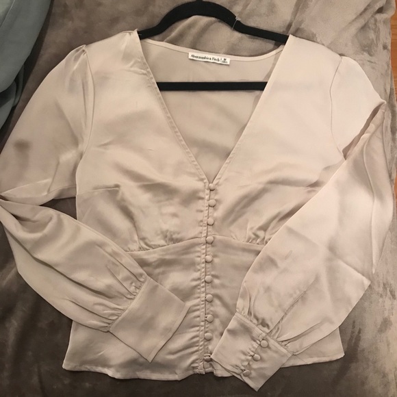 Abercrombie & Fitch Tops - Champaign silk top